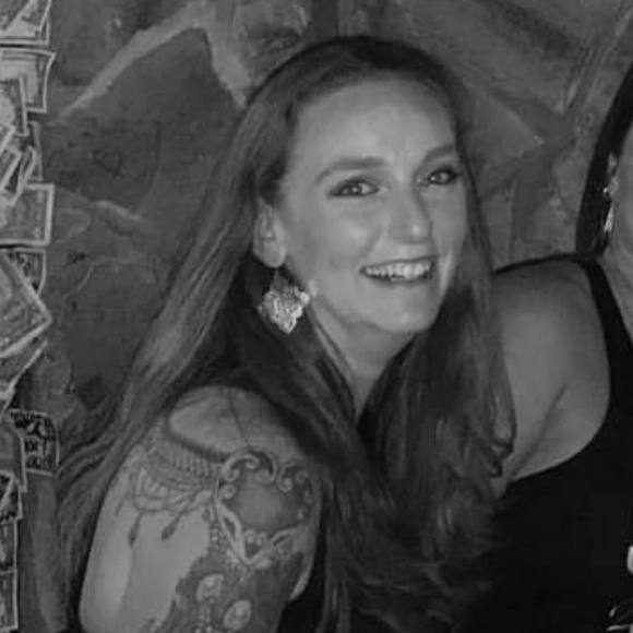 Meet your Posher, Jessica - Picture 1 of 1